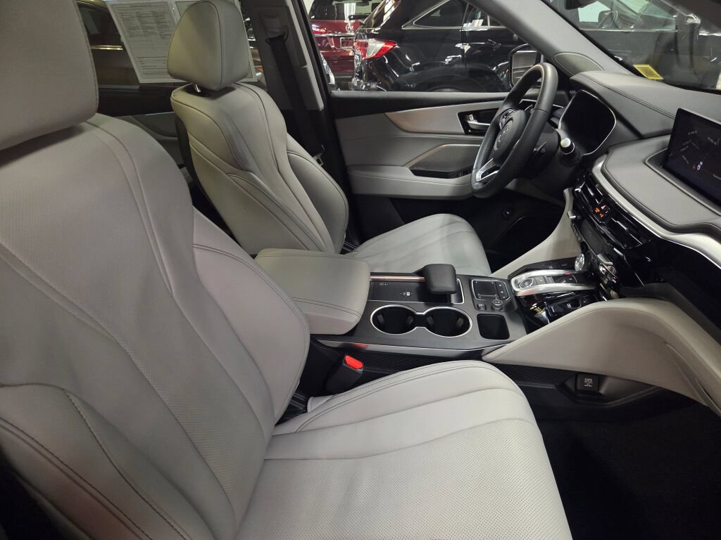 Certified 2023 Acura MDX w/ Technology Package AWD/4WD image 35