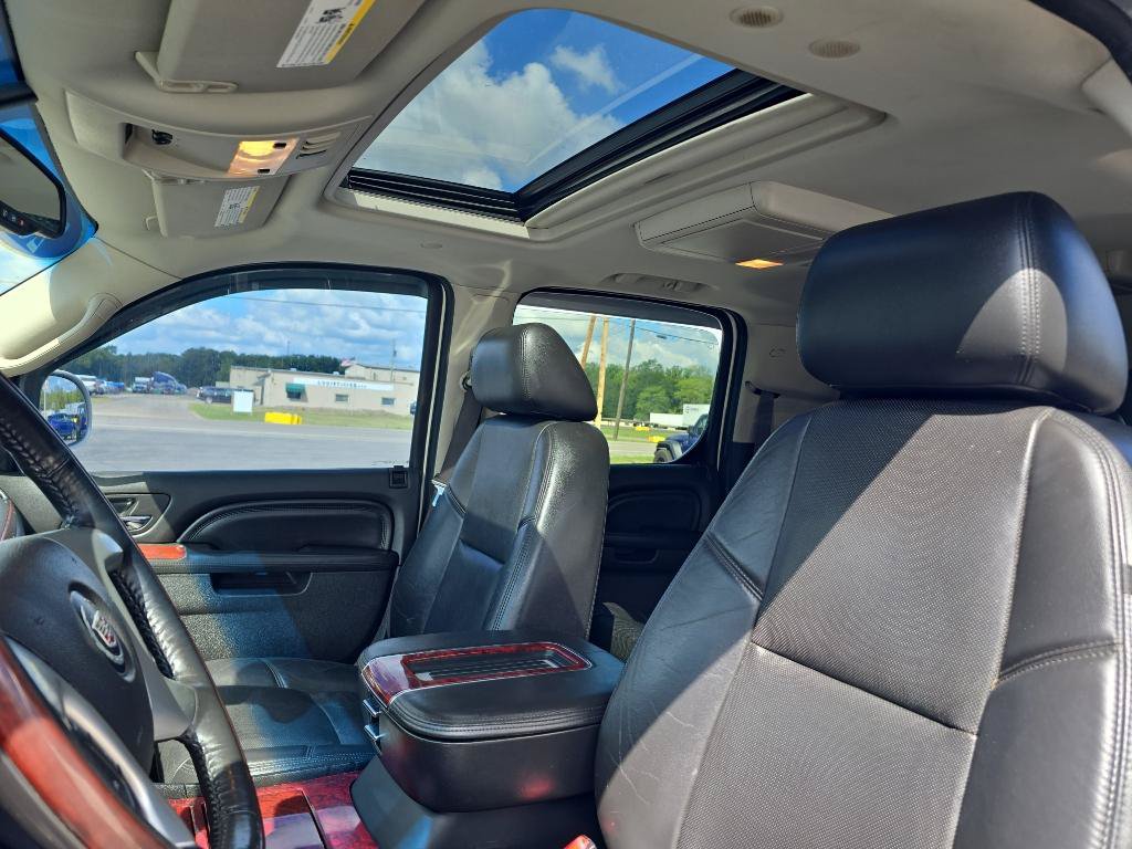 Used 2012 Cadillac Escalade ESV Luxury AWD/4WD image 13