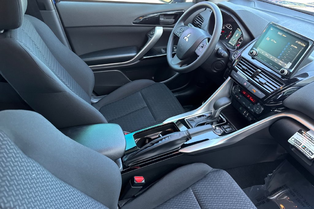 New 2026 Mitsubishi Eclipse Cross LE AWD/4WD image 17