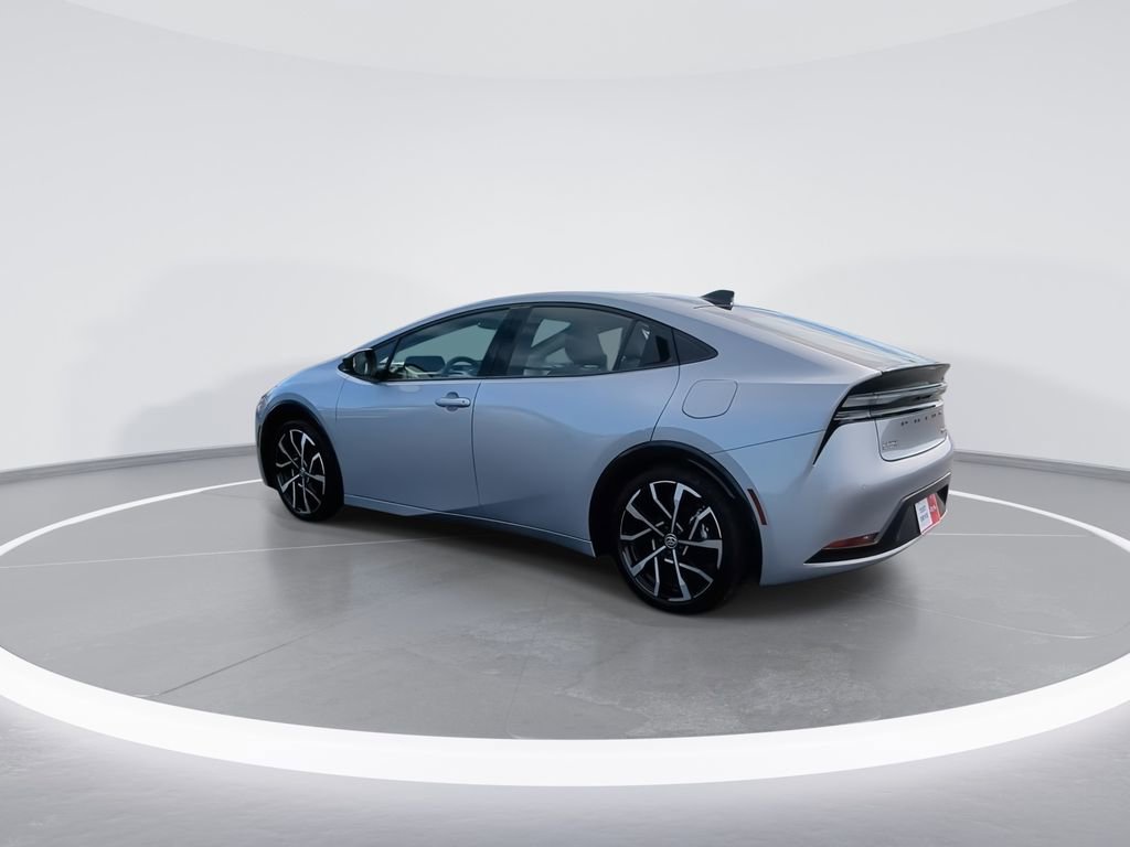 Used 2025 Toyota Prius Plug-In Hybrid image 6
