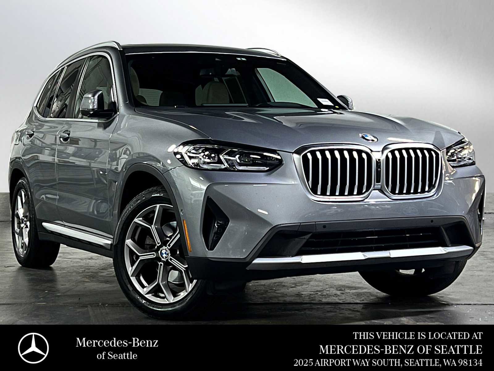 Used 2024 BMW X3 xDrive30i w/ Premium Package AWD/4WD image 1