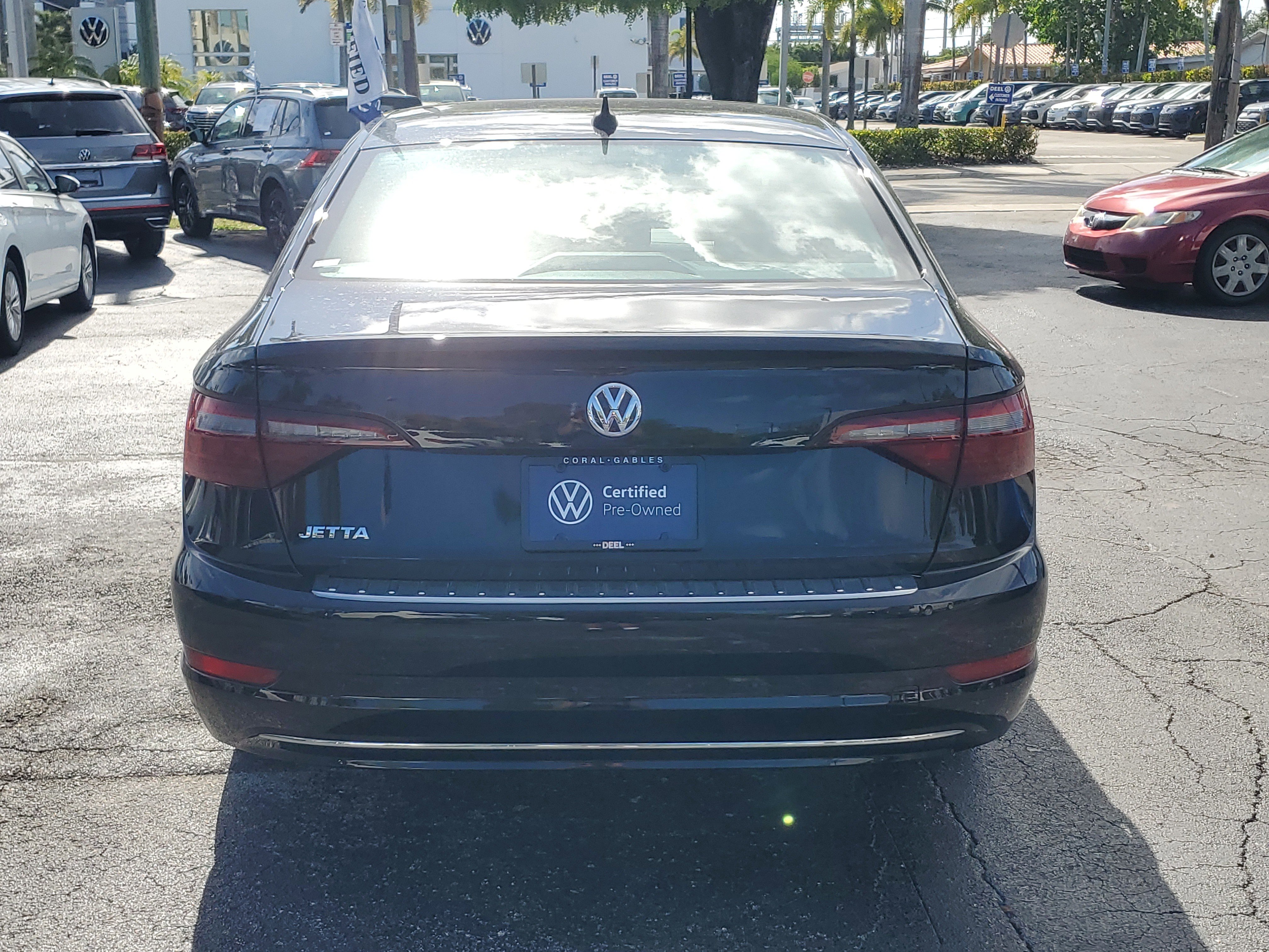 Certified 2021 Volkswagen Jetta SE image 4