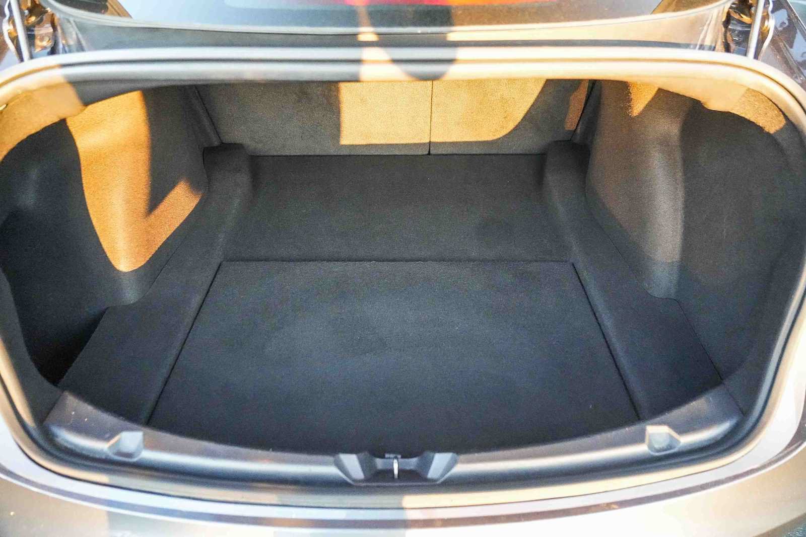 Used 2018 Tesla Model 3 Long Range RWD image 25