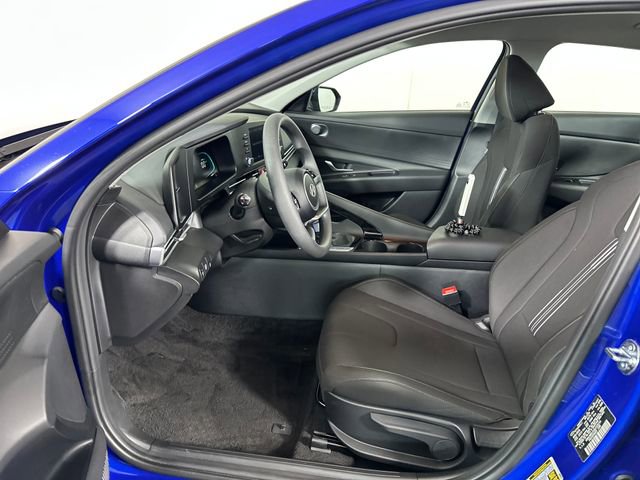 Used 2025 Hyundai Elantra Blue image 11