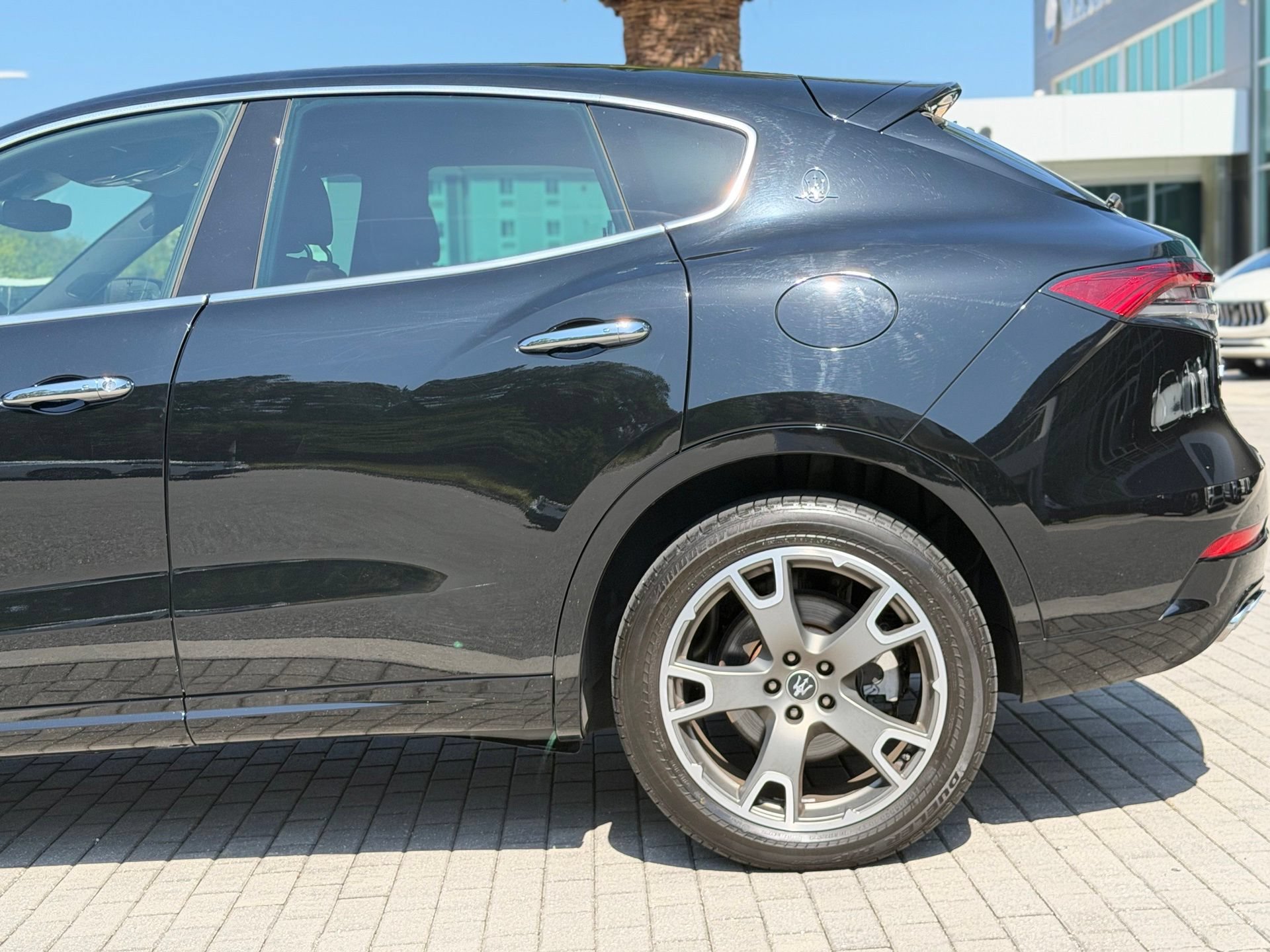 Used 2021 Maserati Levante AWD/4WD image 10