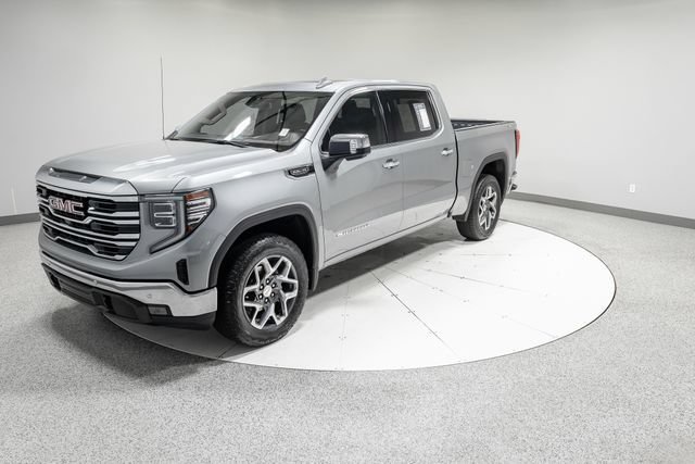 Used 2024 GMC Sierra 1500 SLT w/ SLT Premium Plus Package AWD/4WD image 37