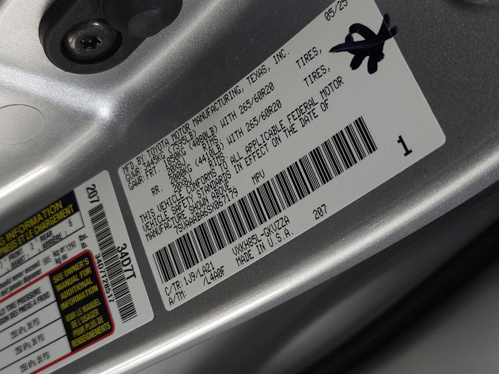 Used 2025 Toyota Sequoia Platinum image 42