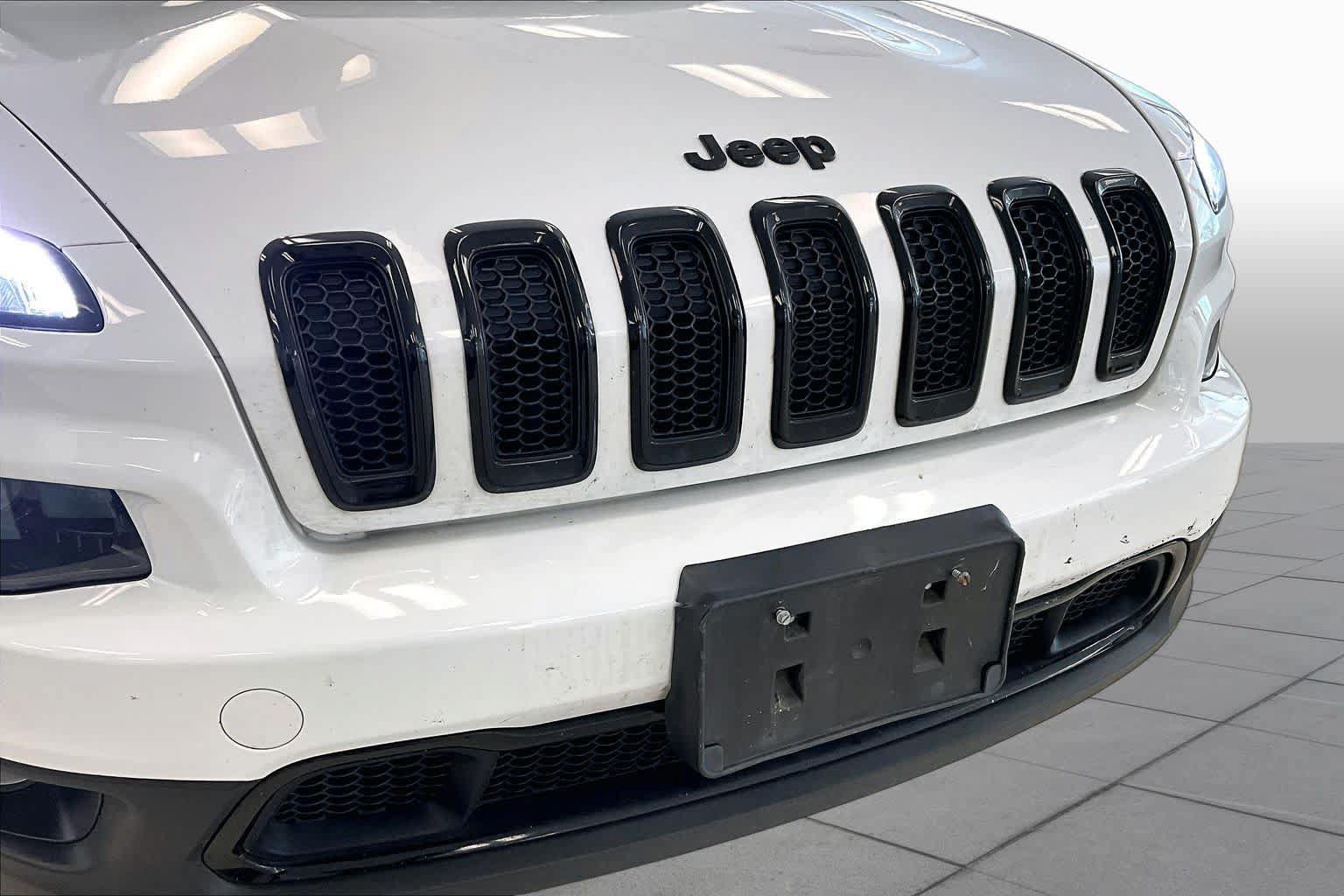 Used 2018 Jeep Cherokee Limited w/ Luxury Group AWD/4WD image 28