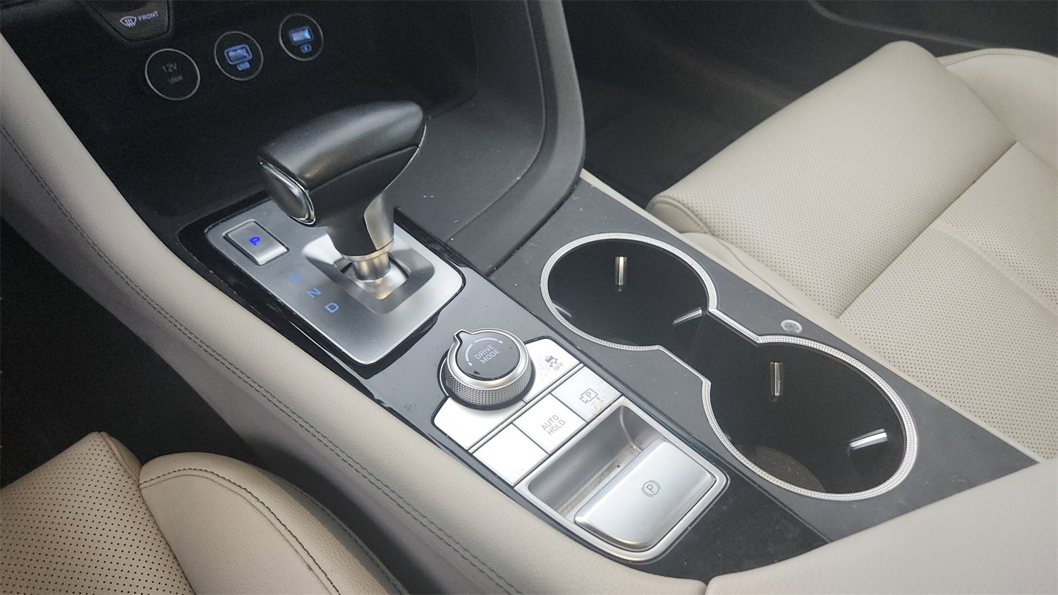 Used 2022 Genesis G70 2.0T image 14