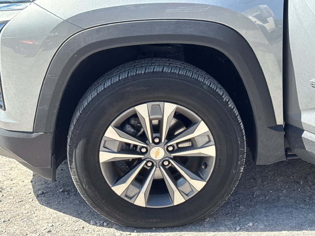 Used 2025 Chevrolet Equinox LT w/ Convenience Package II FWD image 25
