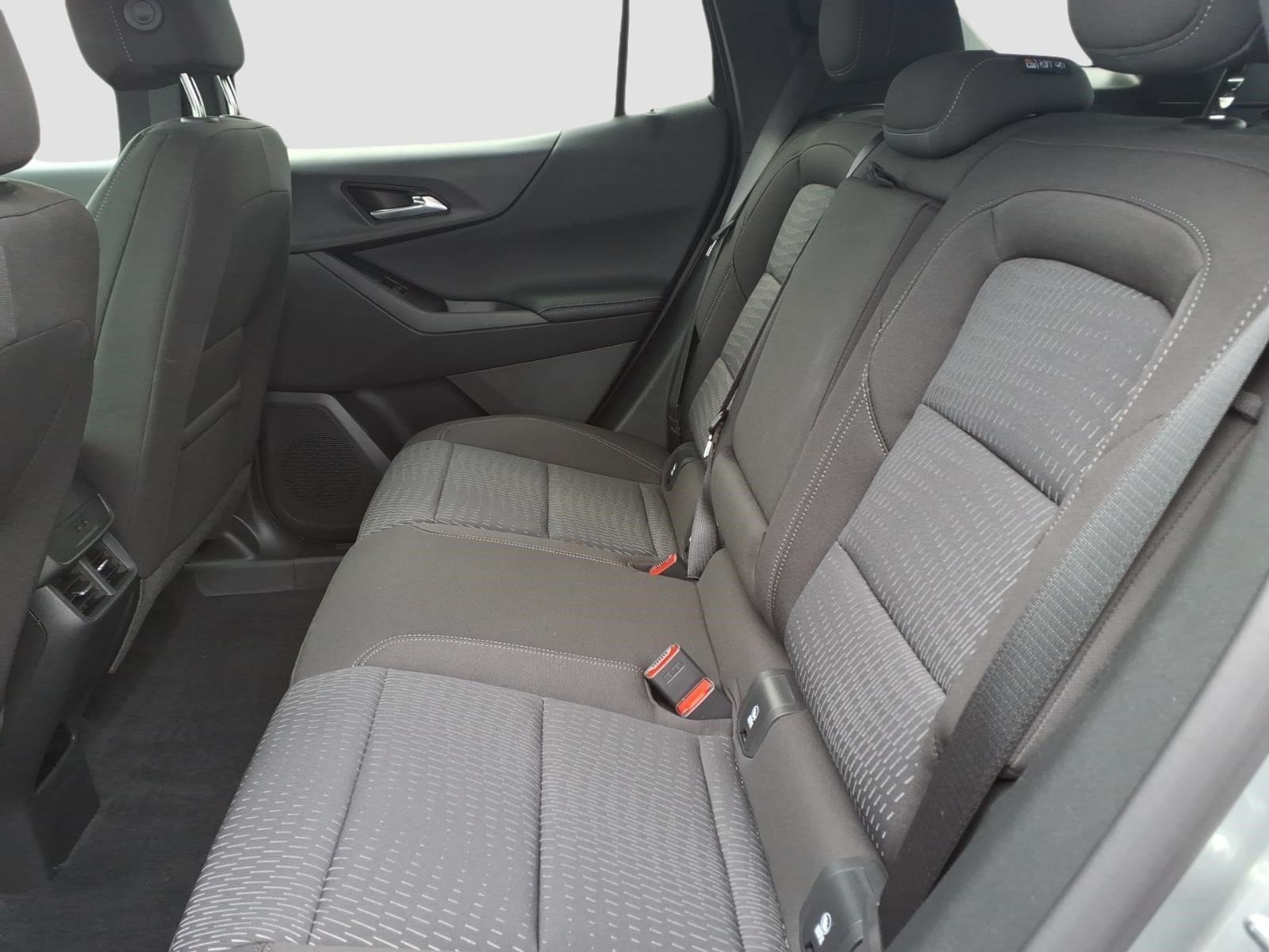Used 2026 Chevrolet Equinox LT AWD/4WD image 14