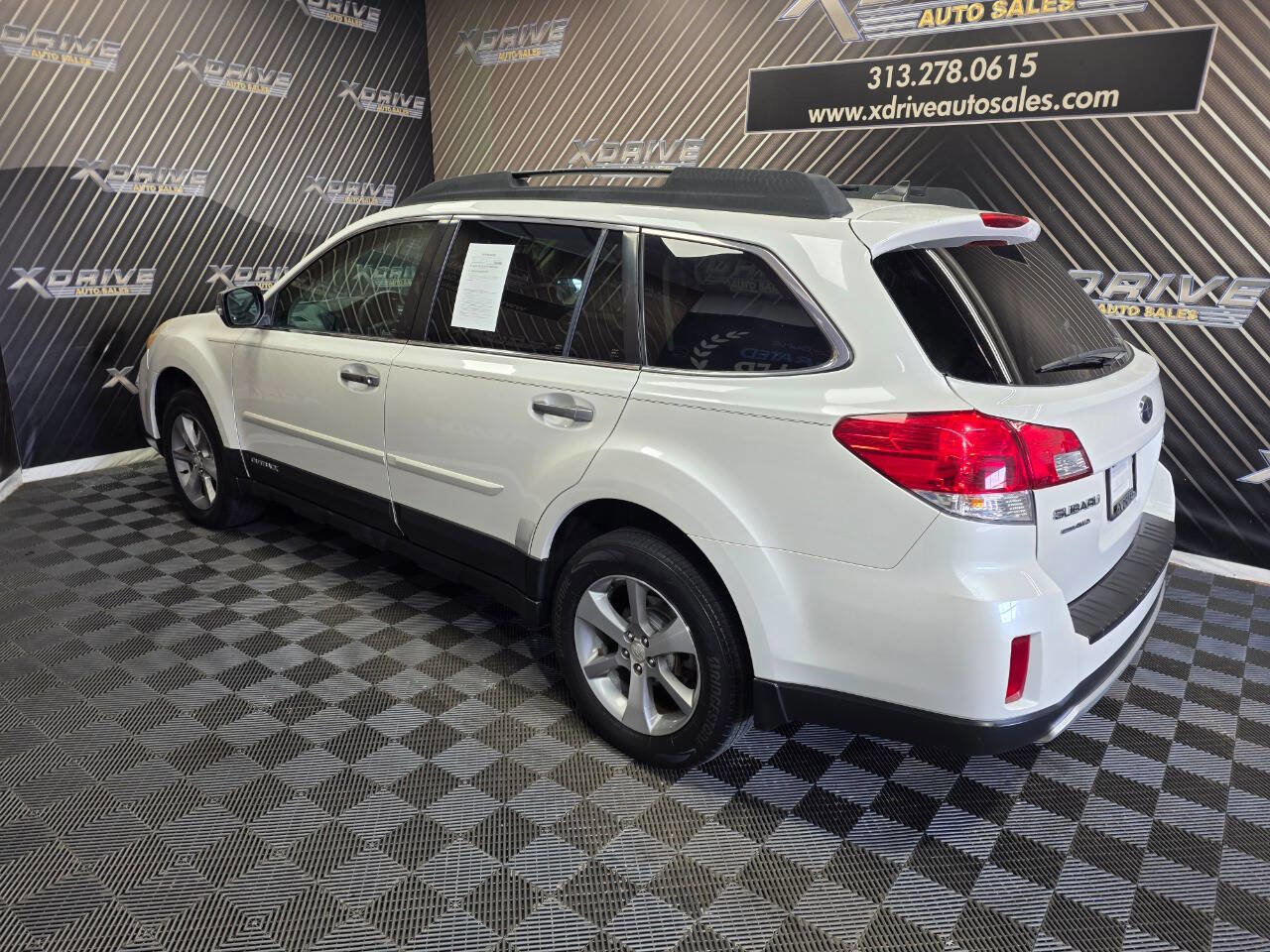Used 2014 Subaru Outback 2.5i Limited image 9