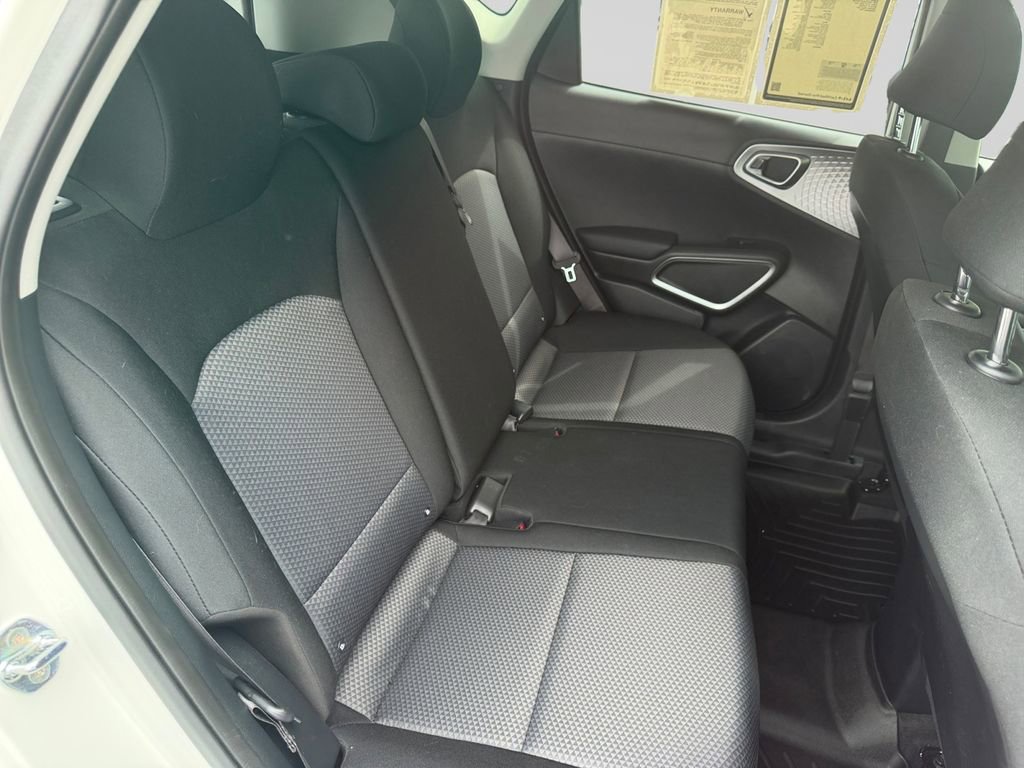 Certified 2023 Kia Soul LX w/ LX Technology Package FWD image 18