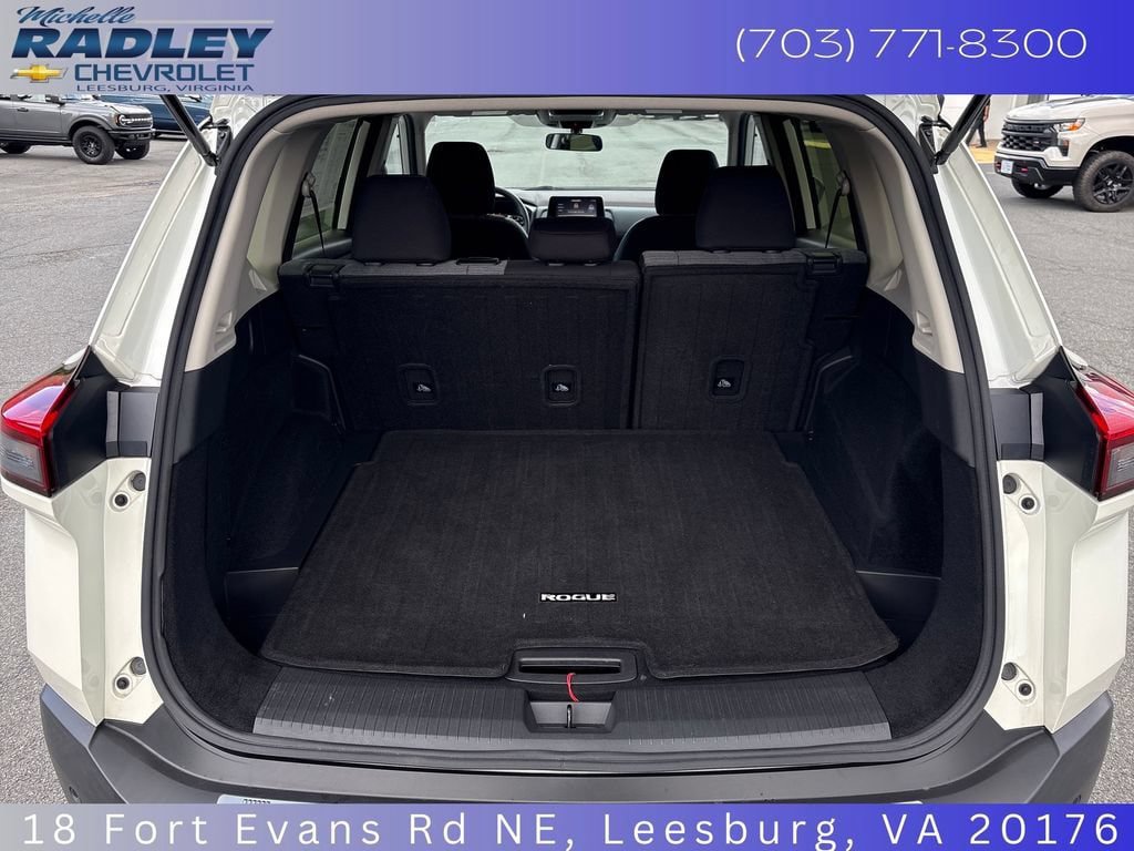 Used 2023 Nissan Rogue SV AWD/4WD image 11