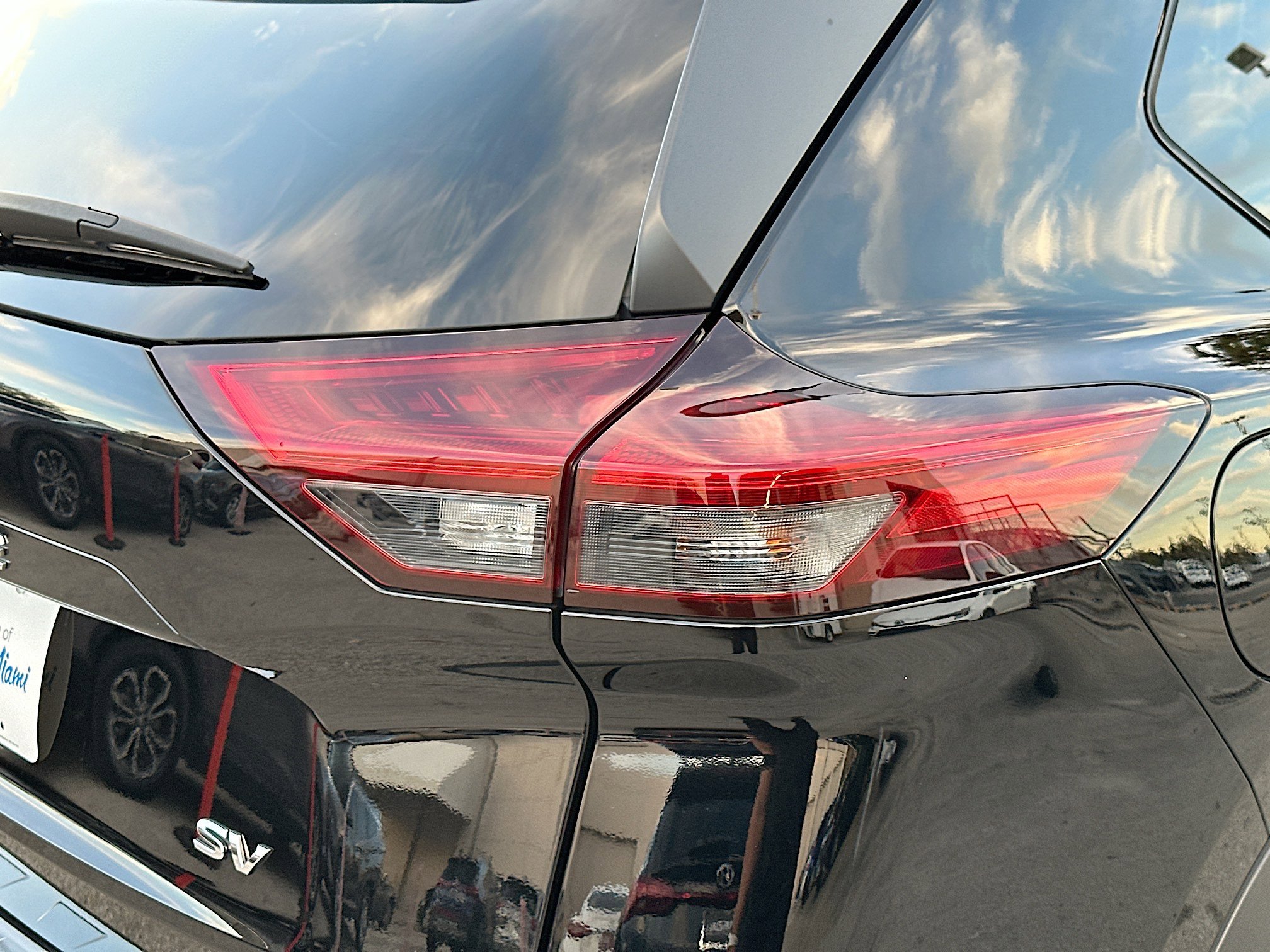 Used 2023 Nissan Rogue SV image 27