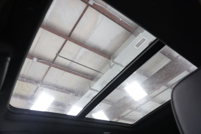 Used 2023 GMC Yukon Denali AWD/4WD image 19
