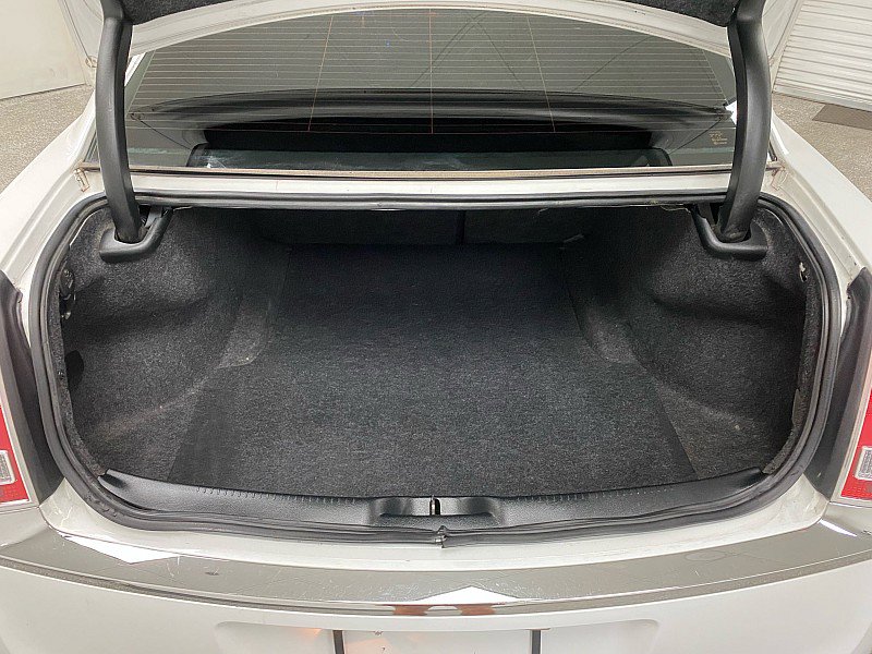 Used 2013 Chrysler 300 image 12