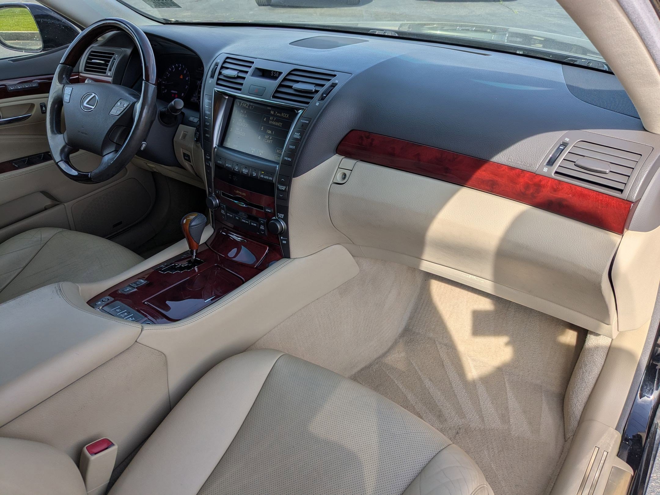 Used 2007 Lexus LS 460 RWD image 30