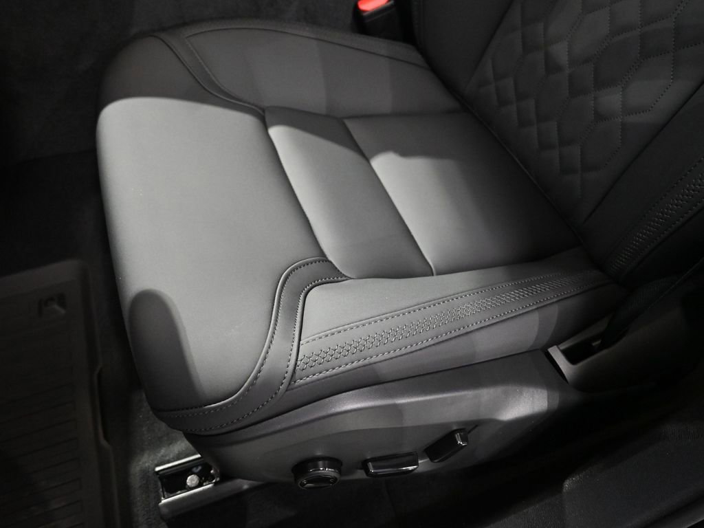 New 2026 Volvo XC60 B5 Plus w/ Protection Package Premier image 22