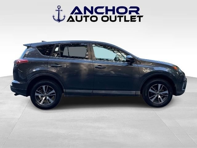 Used 2018 Toyota RAV4 XLE AWD/4WD image 9