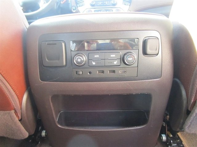 Used 2017 Chevrolet Suburban Premier AWD/4WD image 36
