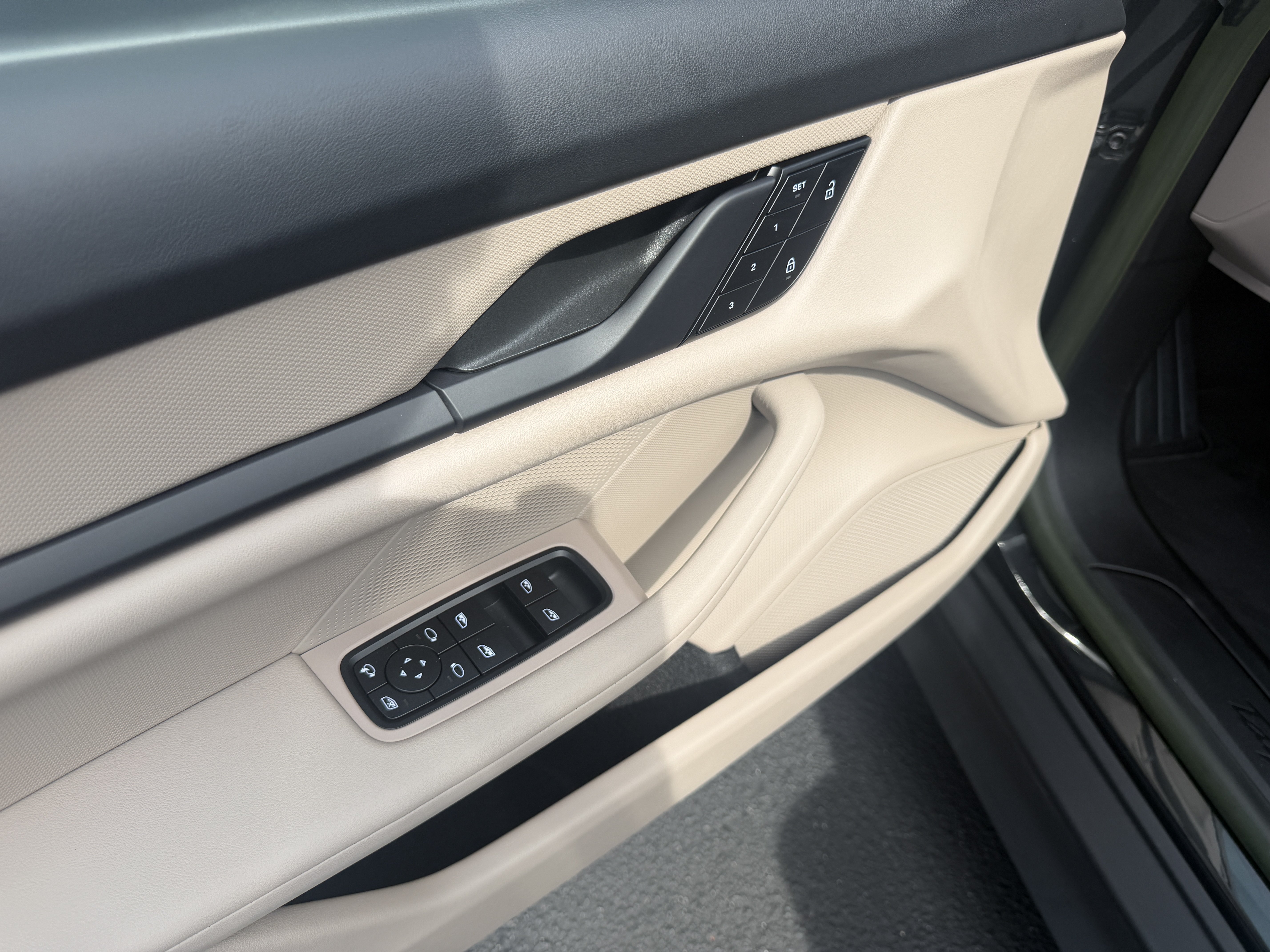 Certified 2023 Porsche Taycan RWD image 23