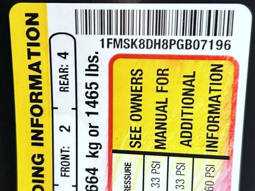 Used 2023 Ford Explorer XLT image 27