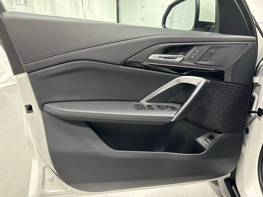 Used 2025 BMW X1 xDrive28i image 8