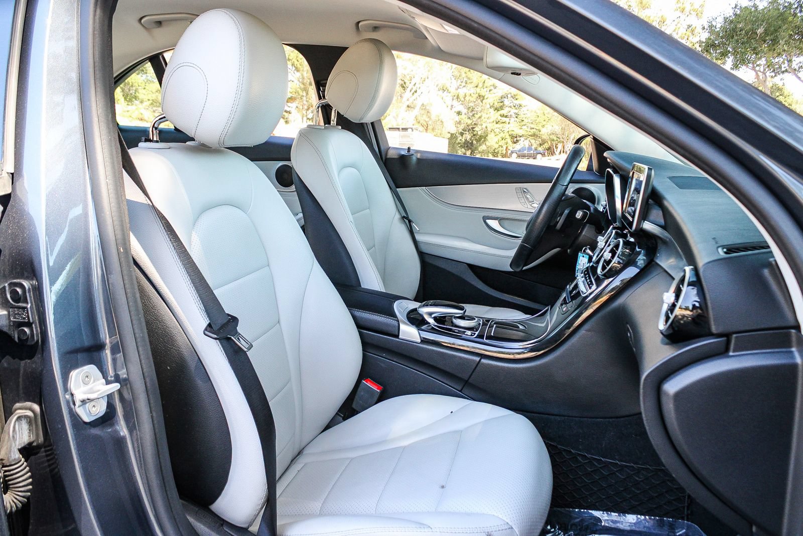 Used 2015 Mercedes-Benz C 300 Sedan image 17
