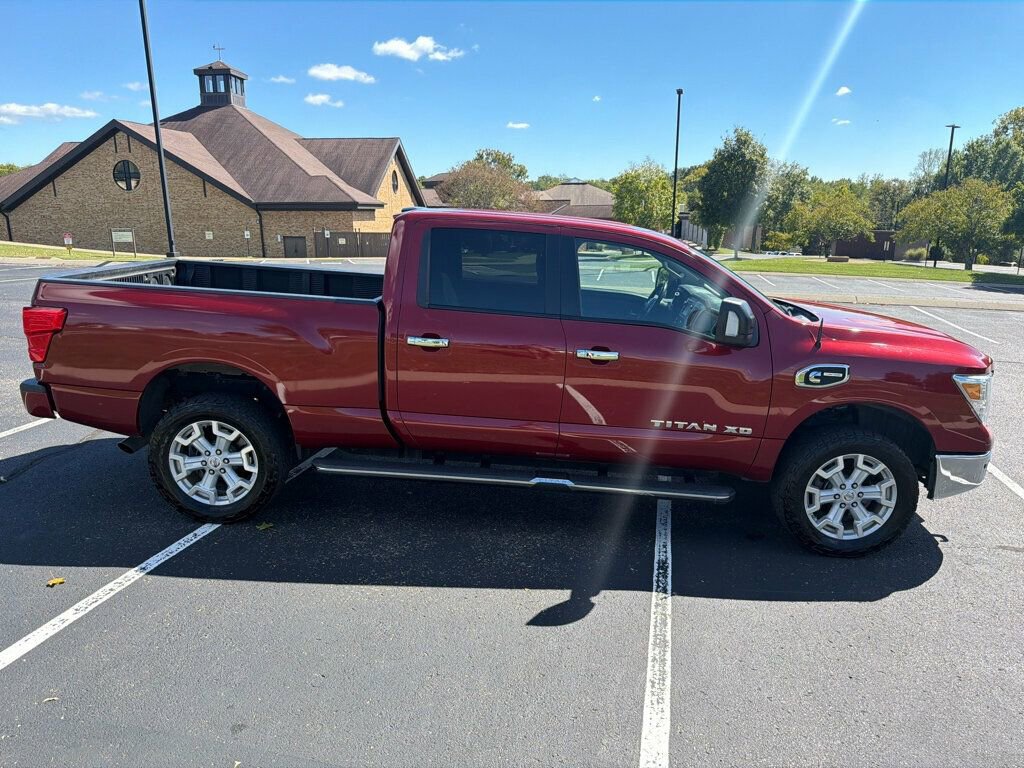 Used 2019 Nissan Titan SV w/ SV Convenience Package image 8