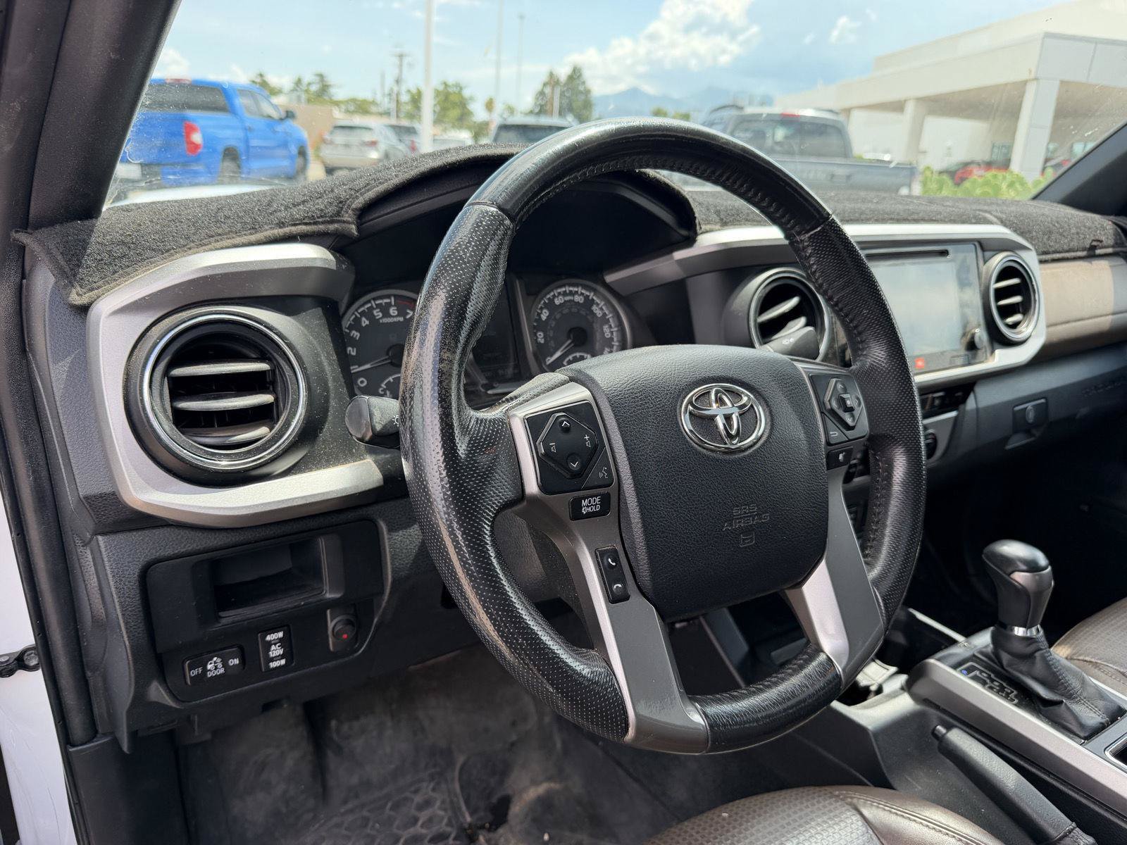 Used 2016 Toyota Tacoma Limited w/ Towing Package AWD/4WD image 18
