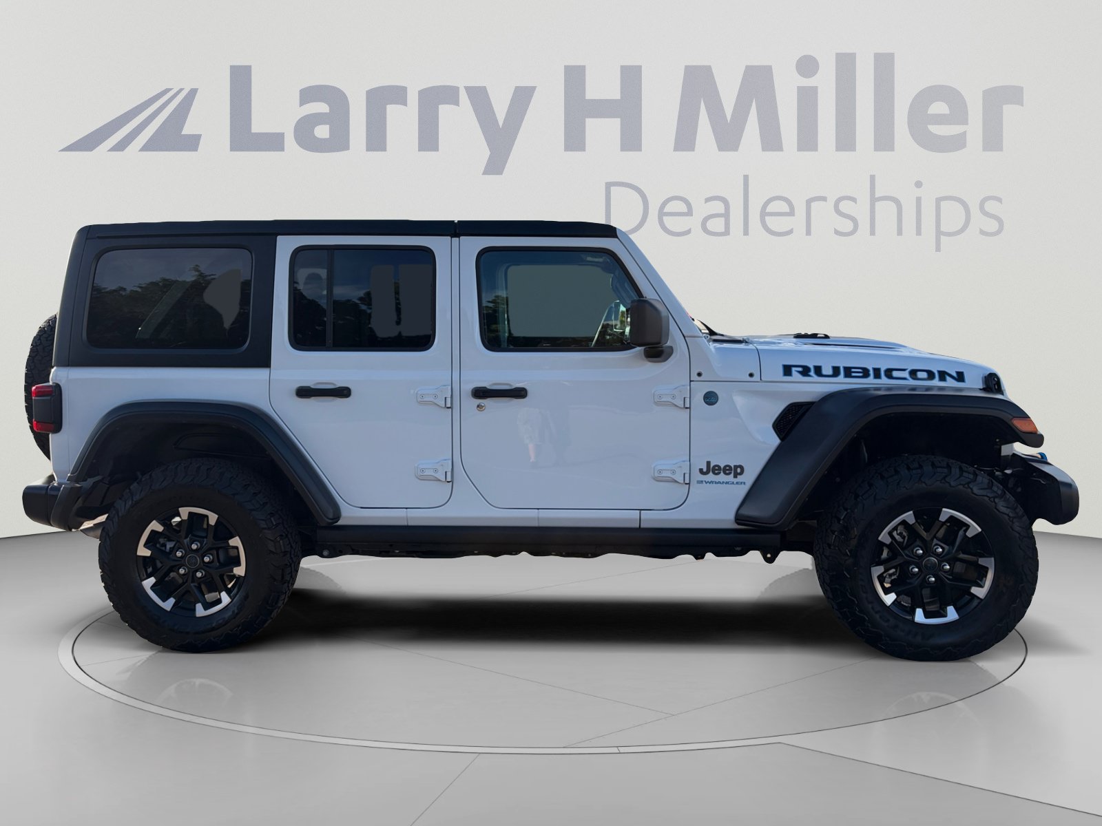 Used 2024 Jeep Wrangler Unlimited Rubicon 4xe w/ Technology Group AWD/4WD image 7