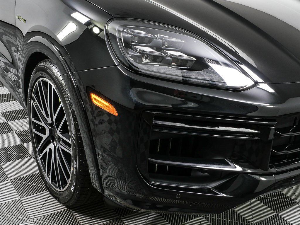 New 2026 Porsche Cayenne Turbo image 38