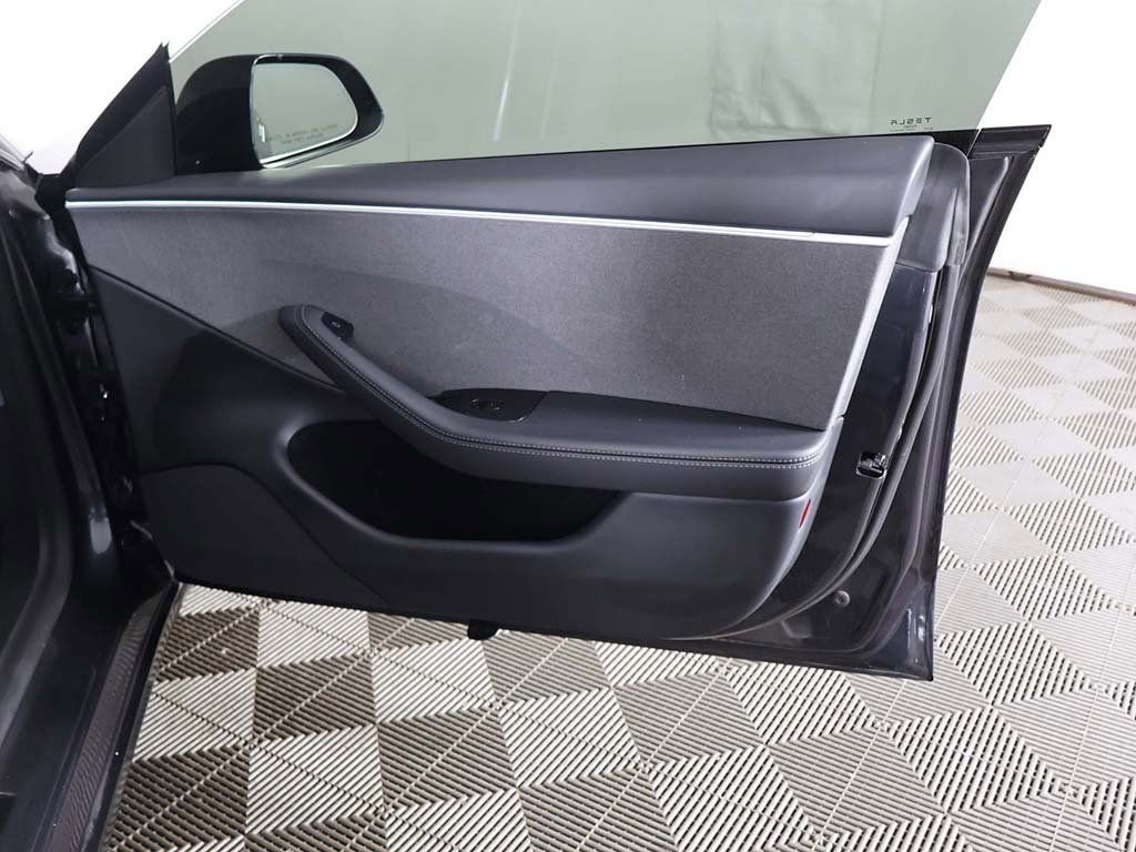 Used 2025 Tesla Model 3 Long Range RWD image 26