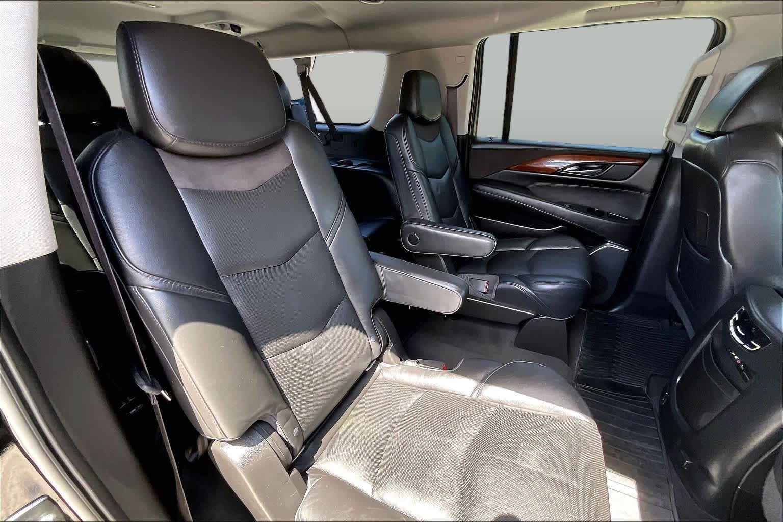 Used 2015 Cadillac Escalade ESV Luxury AWD/4WD image 19