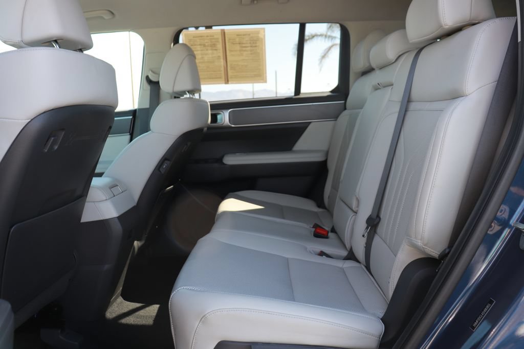 Used 2025 Hyundai Santa Fe SEL AWD/4WD image 12