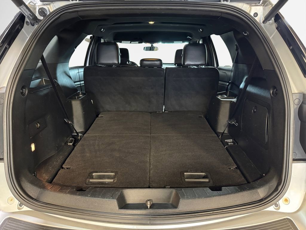 Used 2019 Ford Explorer XLT w/ Equipment Group 202A AWD/4WD image 25