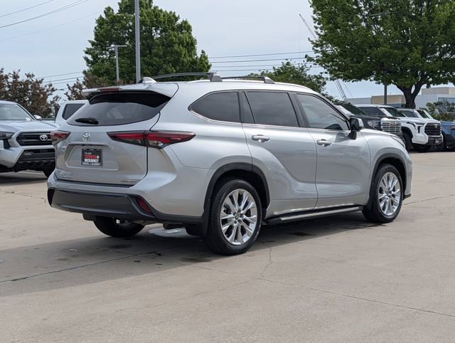 Used 2024 Toyota Highlander Limited image 6