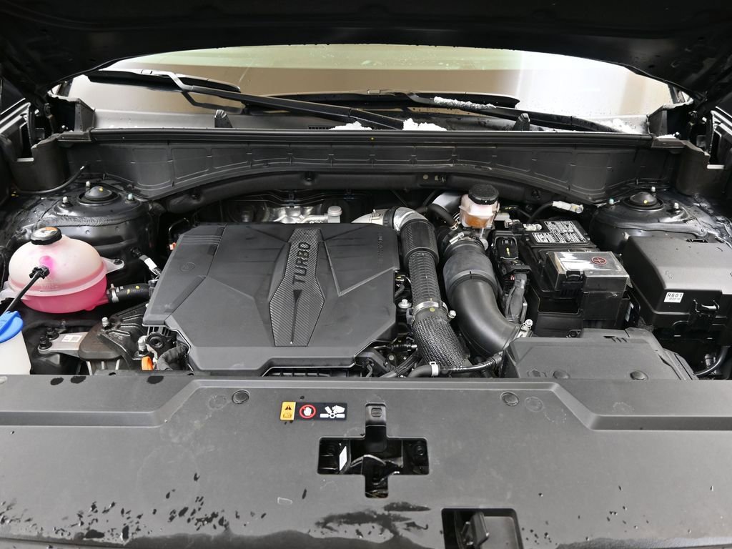 Certified 2025 Hyundai Santa Fe SEL image 9