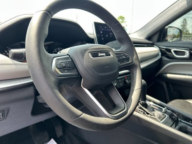 Used 2025 Jeep Compass Limited AWD/4WD image 33