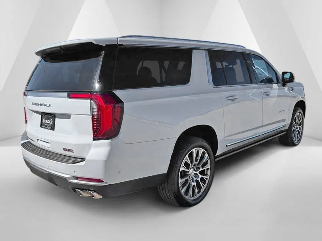 New 2026 GMC Yukon XL Denali w/ Denali Reserve Package AWD/4WD image 7