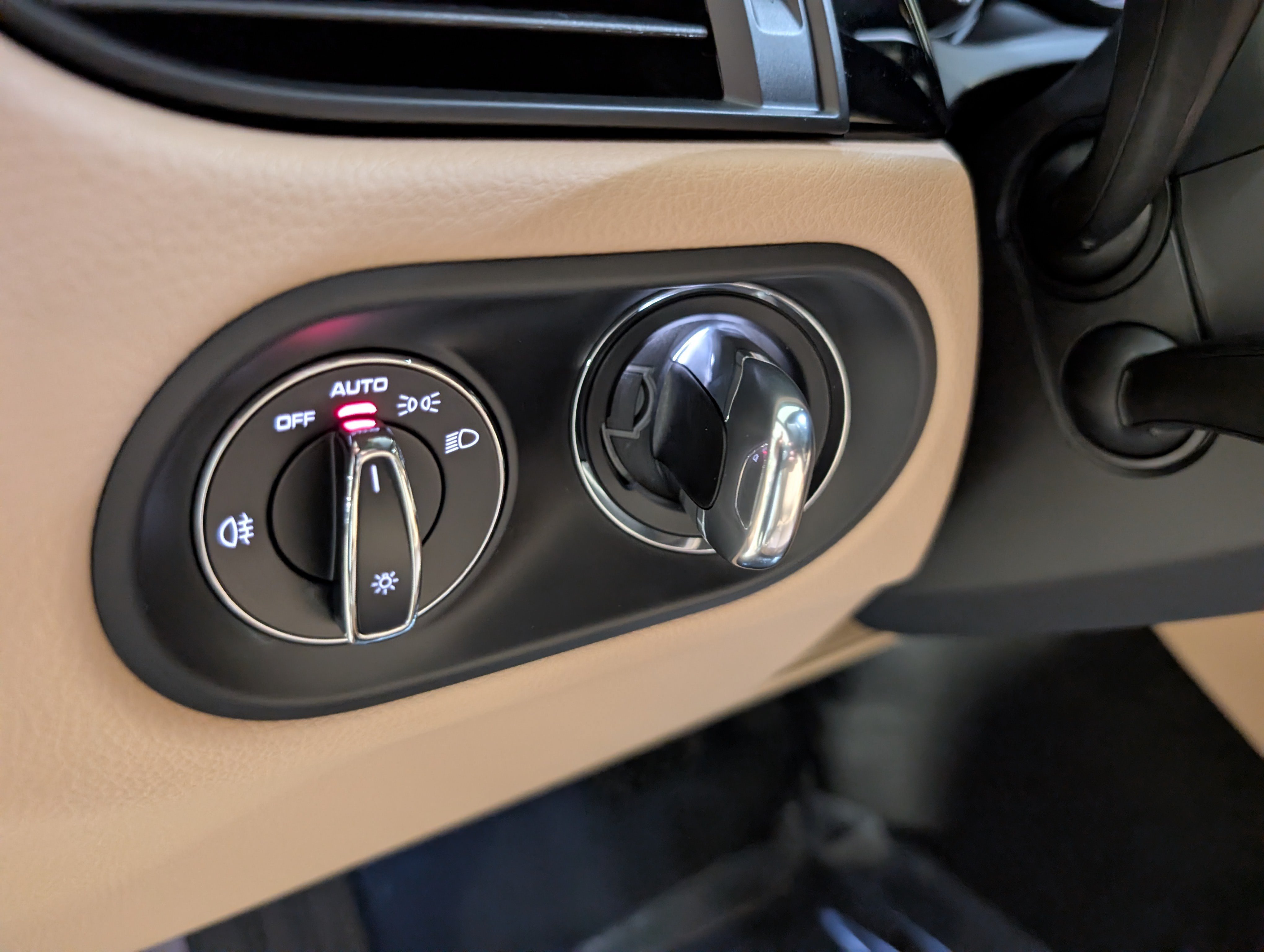 New 2026 Porsche Macan AWD/4WD image 21
