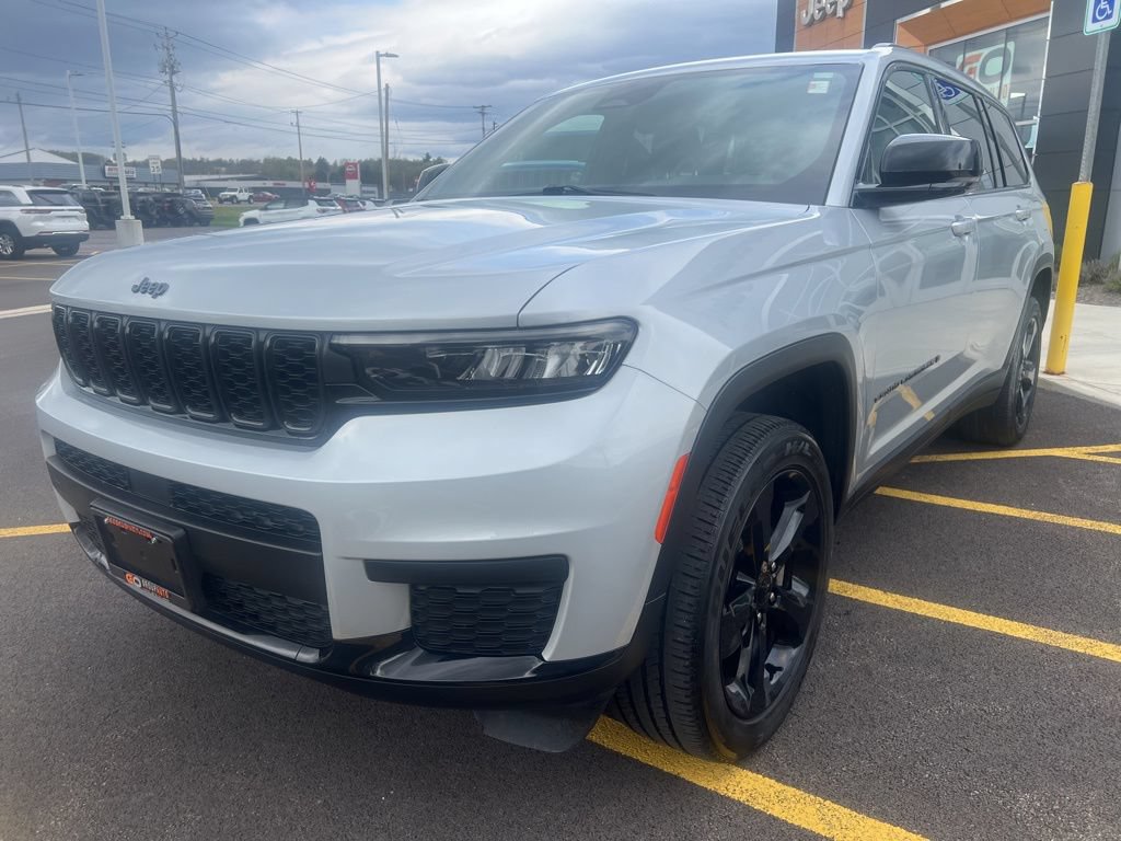 Used 2023 Jeep Grand Cherokee L Laredo AWD/4WD image 7