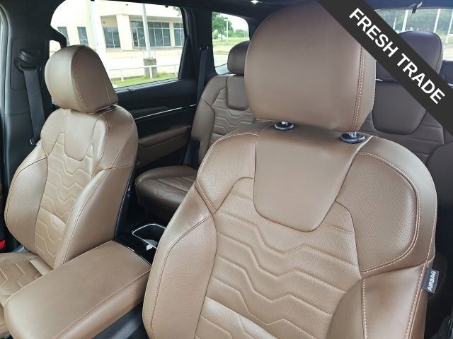 Used 2022 Kia Telluride SX w/ SX Prestige Package image 5