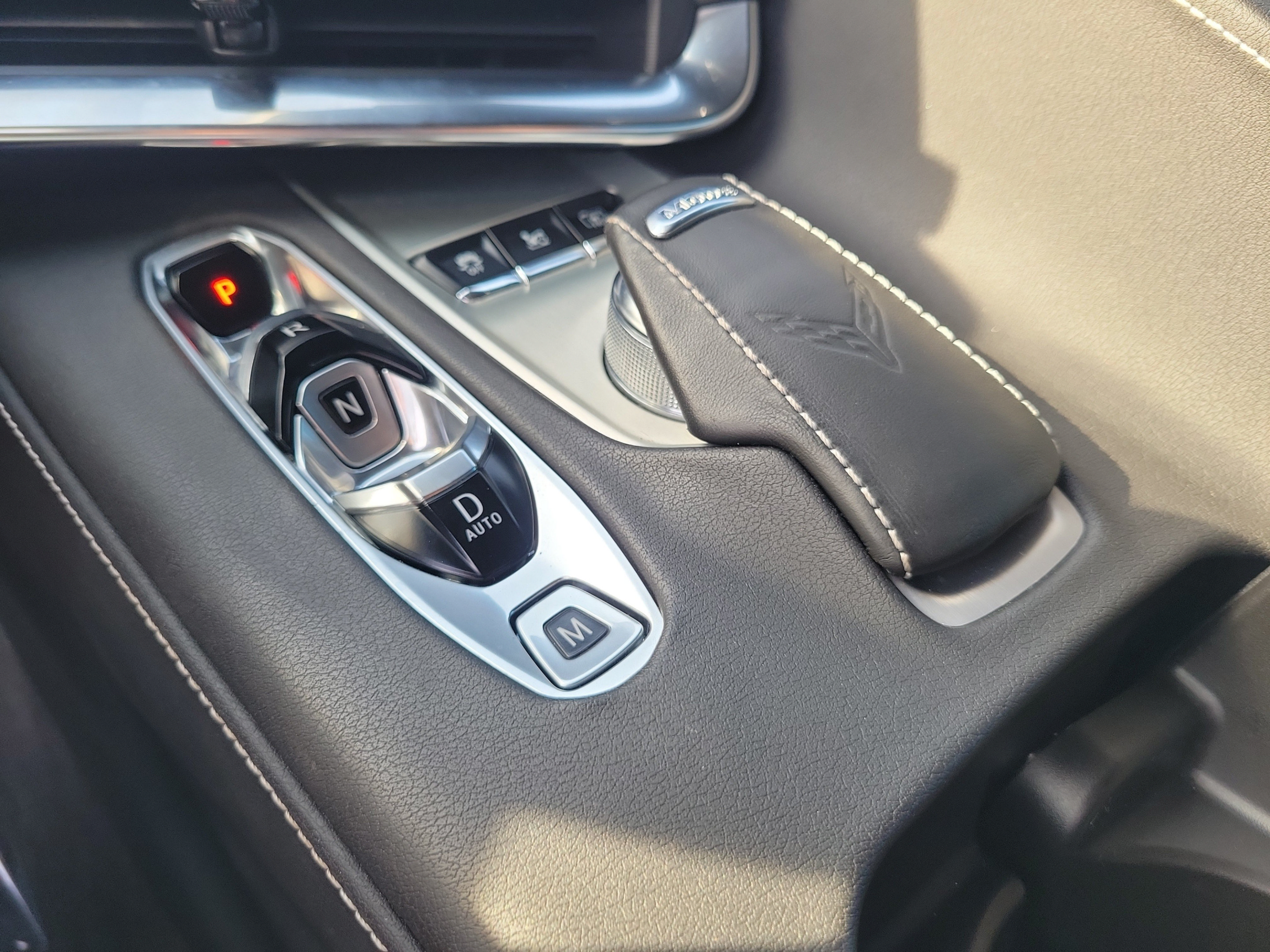 Used 2020 Chevrolet Corvette Stingray Preferred Cpe w/ 2LT Preferred Equipment Group RWD image 23