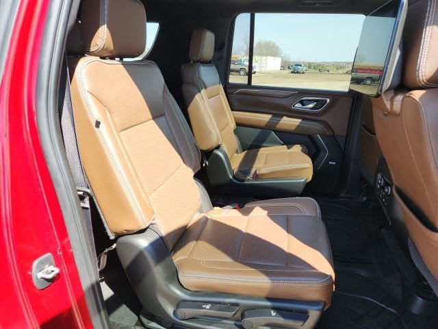 Certified 2021 Chevrolet Suburban High Country w/ Premium Package AWD/4WD image 45