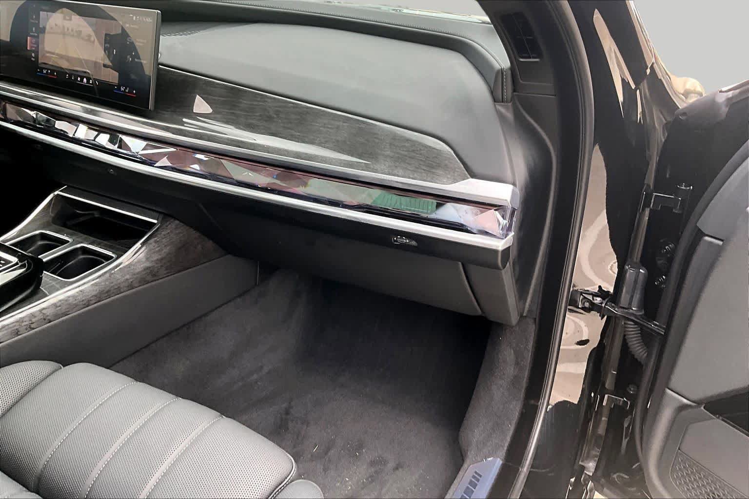 Used 2026 BMW 760i xDrive AWD/4WD image 17