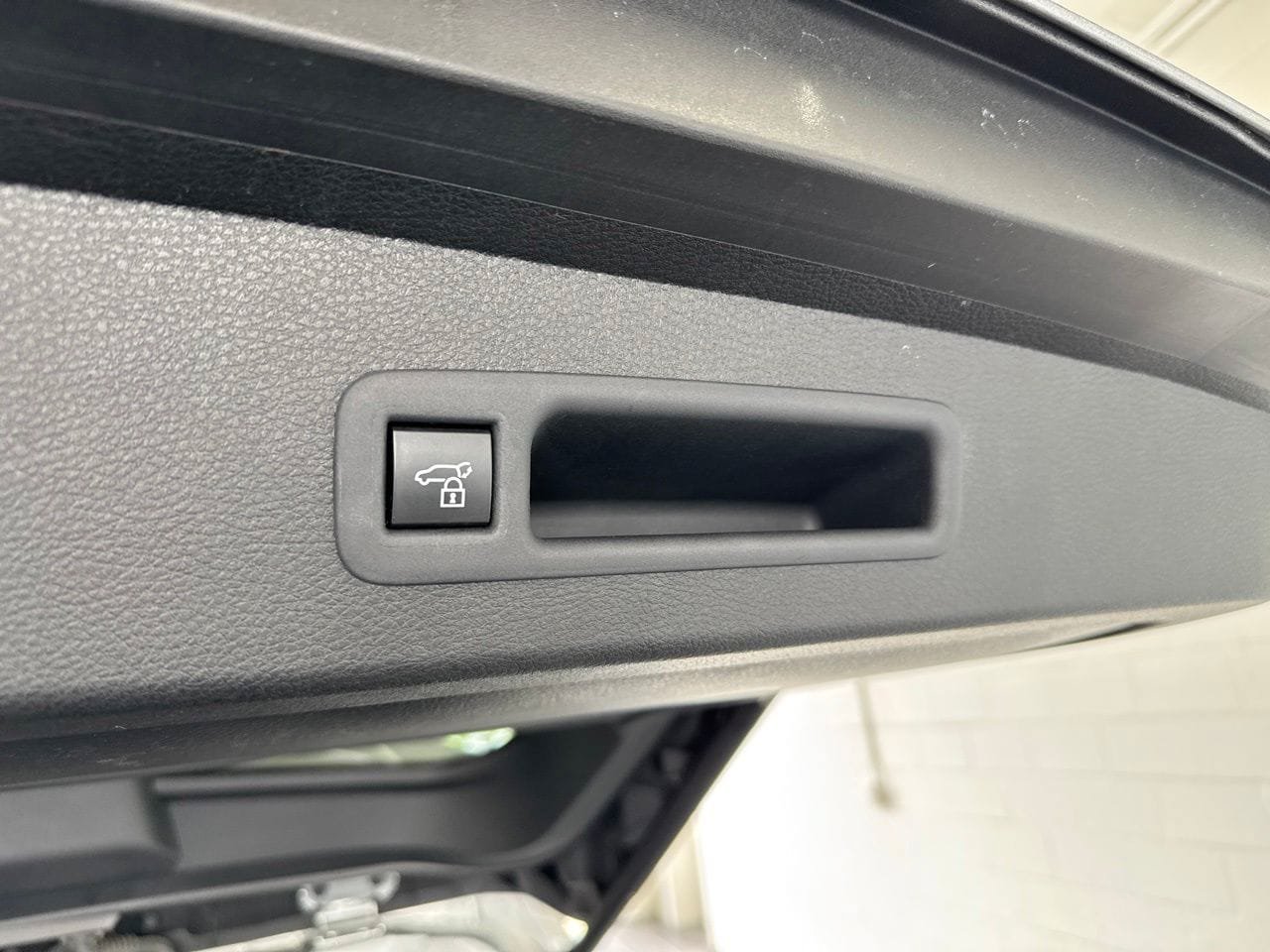 Certified 2025 Toyota Sienna XLE w/ XLE Plus Package AWD/4WD image 12