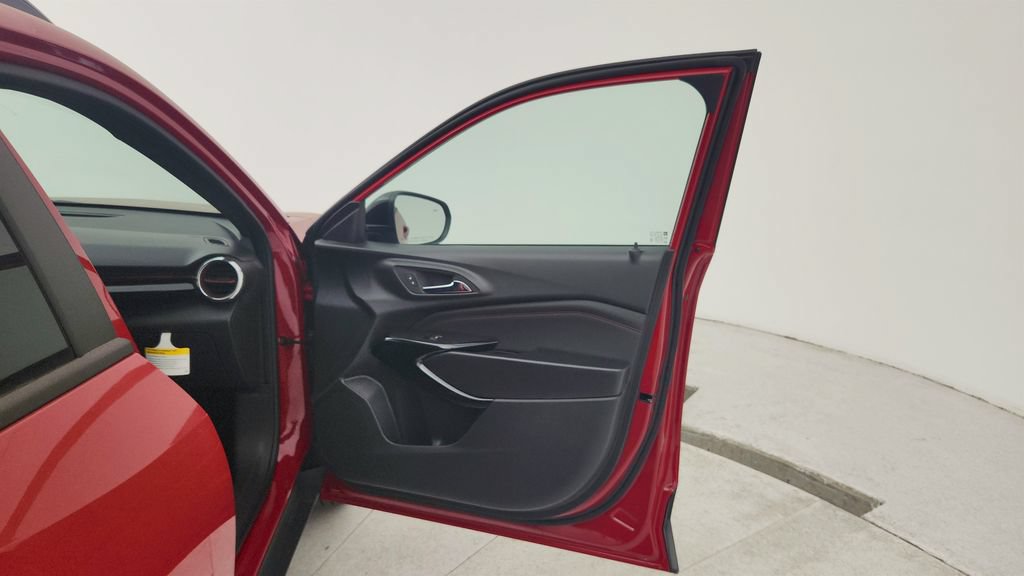 New 2026 Chevrolet Trax RS w/ Sunroof Package FWD image 24
