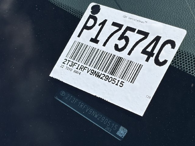 Used 2022 Toyota RAV4 LE AWD/4WD image 32